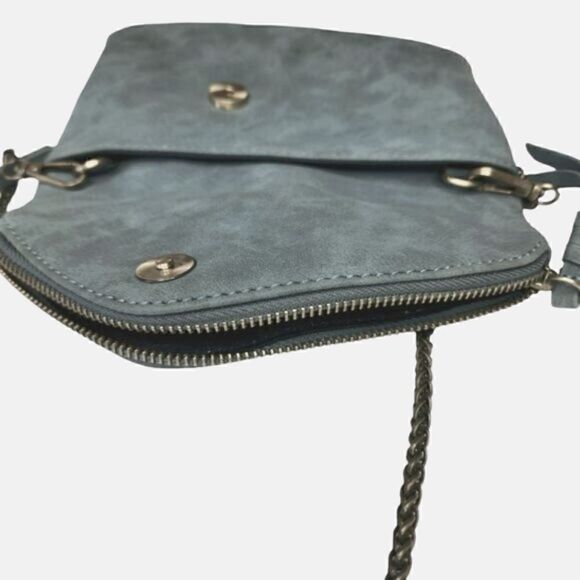 Blue Suede envelope bag with chain strap - Picture 5 of 12